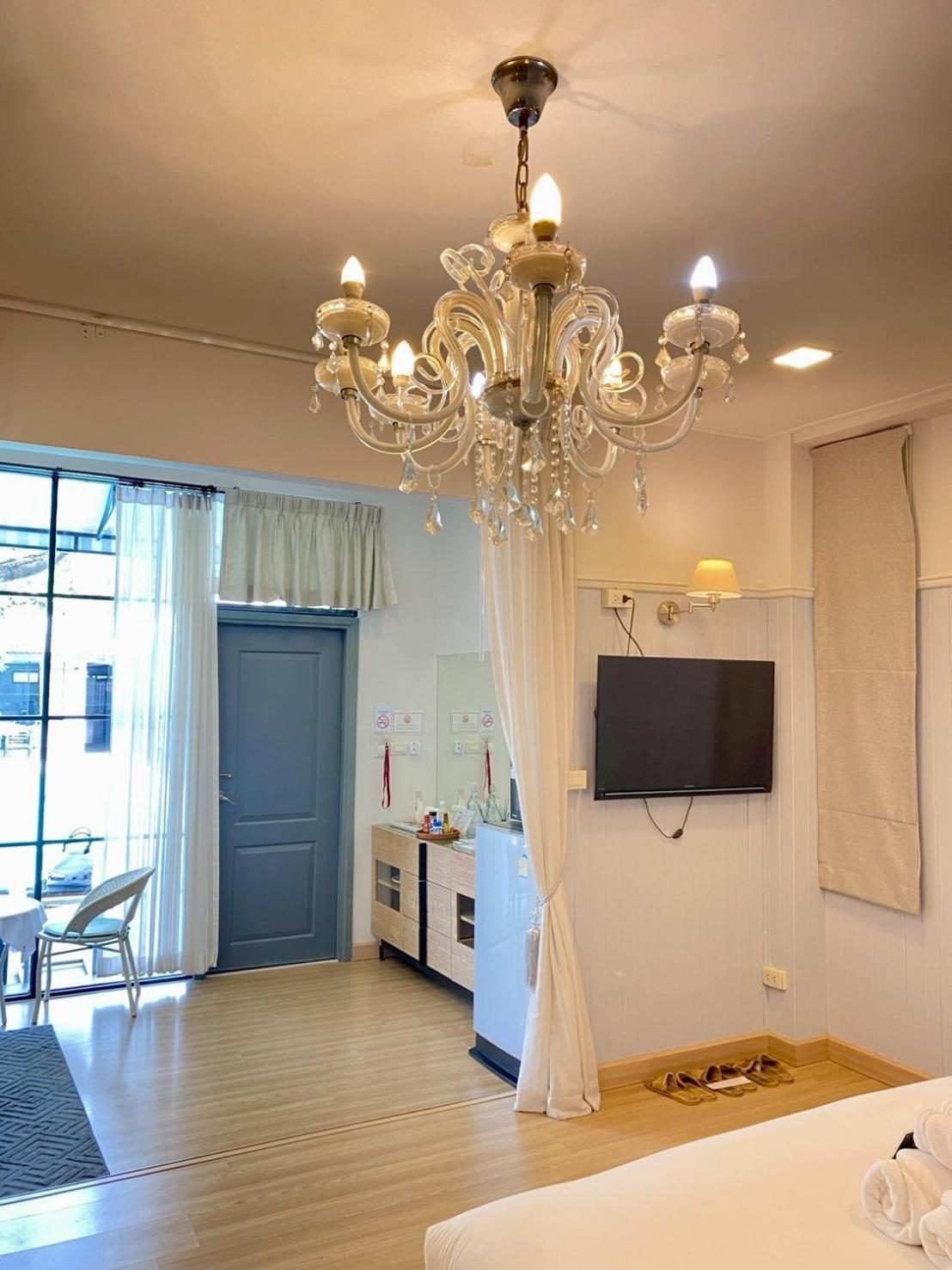 La Riva Boutique Hotel Kamphaeng Phet Exterior photo