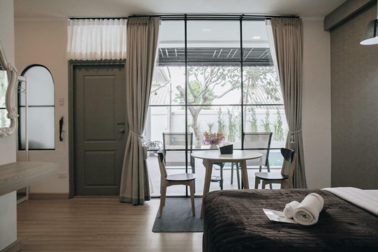 La Riva Boutique Hotel Kamphaeng Phet Exterior photo
